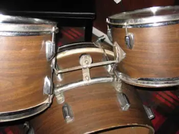 ID this kit? 50's mahogany?