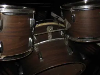 ID this kit? 50's mahogany?