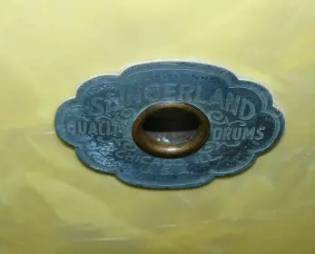 Can you all help ID a vintage Slingerland snare here?