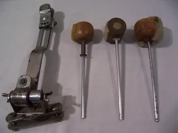 Help in identifying a tom mount and beaters??