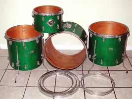 UNKNOWN SNARE and other drums