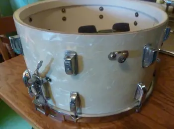 Leedy Ludwig with slingerland tone control ?