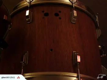 Please help me identify this drumkit