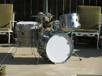 Vintage CB drums??