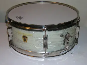 1959 Ludwig trans-badge snare drum