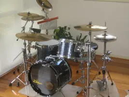 Can you help me identify these drums?