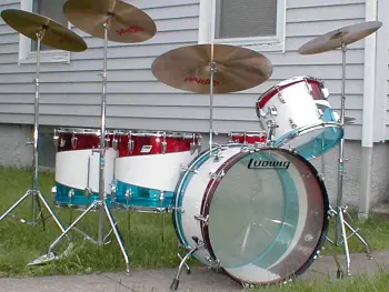Anyone looking for a giant, over-the-top Vista kit!?!
