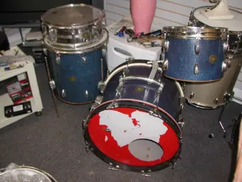 Looking for a hunk of MIJ aqua marine sparkle drum wrap