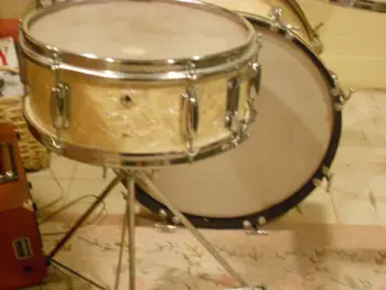 Help identifying these drums