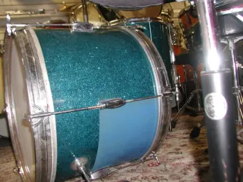 Looking for a hunk of MIJ aqua marine sparkle drum wrap