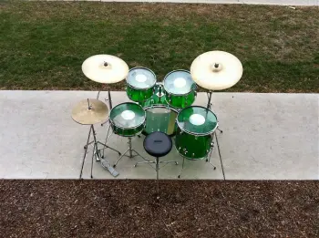 Green Vistalite Big Beat w/Matching 10 Lug Snare