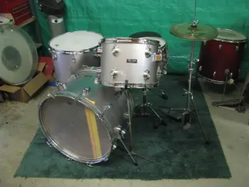 Laurel drums