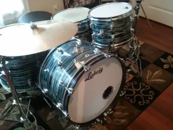 1971 Ludwig Standard Drum Set in Blue Strata