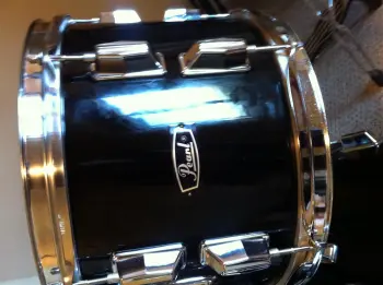 New Member, Need help identifying a drum kit