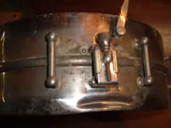 Old Ludwig Snare itentification