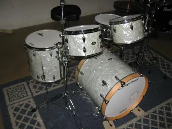 Pics 20&quot; floor tom to Bass conversion