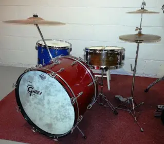 Found Orphan 3-ply 22&quot; Red Sparkle Round Badge - Now What?
