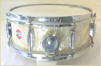 Can anyone identify this Tempo Snare?