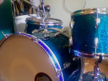 DIY blue sparkle inlay