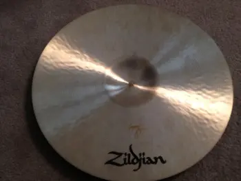 Zildjian Avedis Orchestral 20&quot; medium thin