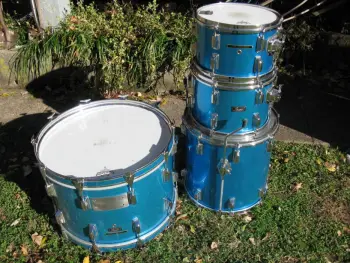 Pearl Fiberglass drums...