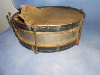 Snare drum lugs