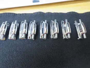 8 Ludwig STANDARD 60's-70's snare lugs...