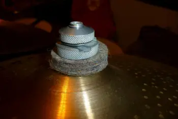 help id-ing cymbal stand please