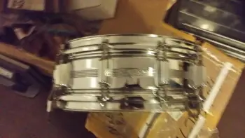 Tying to identify a snare drum
