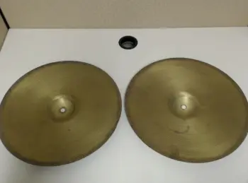 What are these no name Hi Hats?