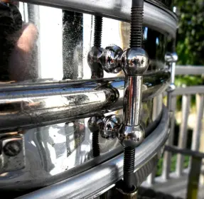 Cleaning a NOB 1920s Ludwig Snare