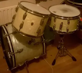 Another Please help identify these drums thread.