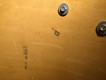 I need help Identifying this Floor Tom