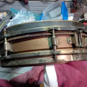 Need help to identify a snare drum