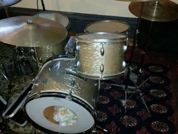 Rocket Snare - Gretsch Lugs??