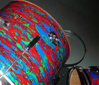 Japanese made Kent center lug kit in psychedelic lava pearl