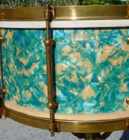1930-31 LUDWIG &amp; LUDWIG 6.5 x 14 DeLUXE/PEACOCK PEARL SUPER-SENSITIVE MODEL