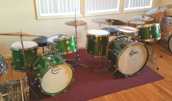 Happy St. Paddy's Day! Let's see your green.