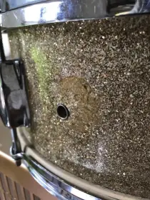 Identifying snare drum with missing badge