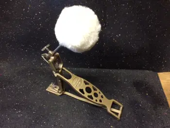 This is the Display Your Vintage Bass Pedal Thread