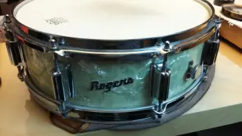This is the Display Your Rogers Drums Thread