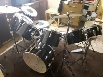 Please help me to identify the year and approx. value of Tama Imperialstars
